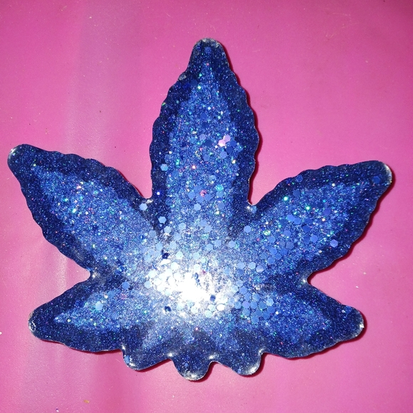 Custom Acrylic Ashtray! - Picture 4 of 6